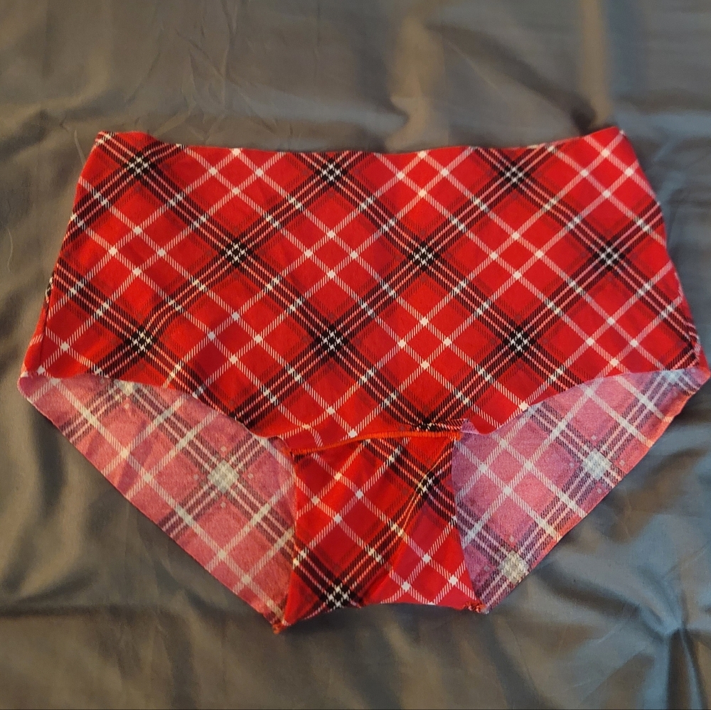 NWOT. WOMEN'S VS PINK SHORTIE STYLE PANTIES